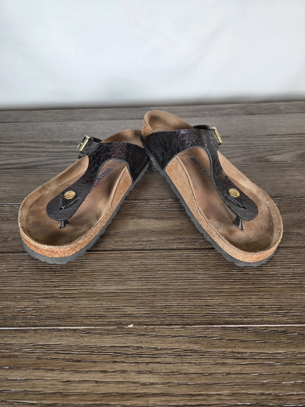 Birkenstock Gizeh Metallic Red Textured Leather Thong Sandals